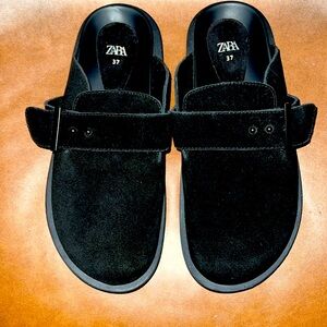 ZARA Buckled Suede Clogs, Black size 37